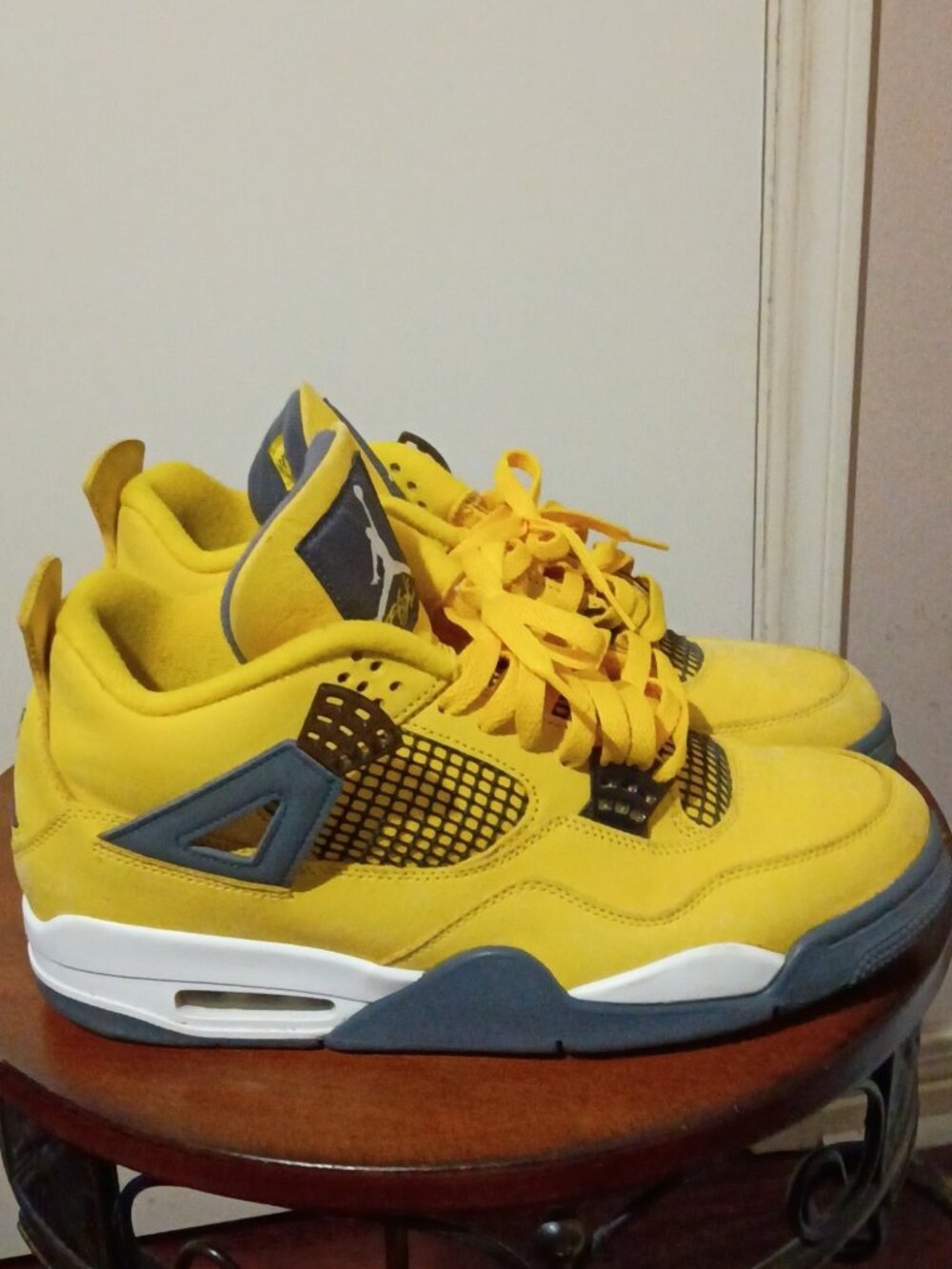 Men's Air Jordan 4 Retro Mid Lightning Size 10.5, Yellow/Grey, CT8527-700